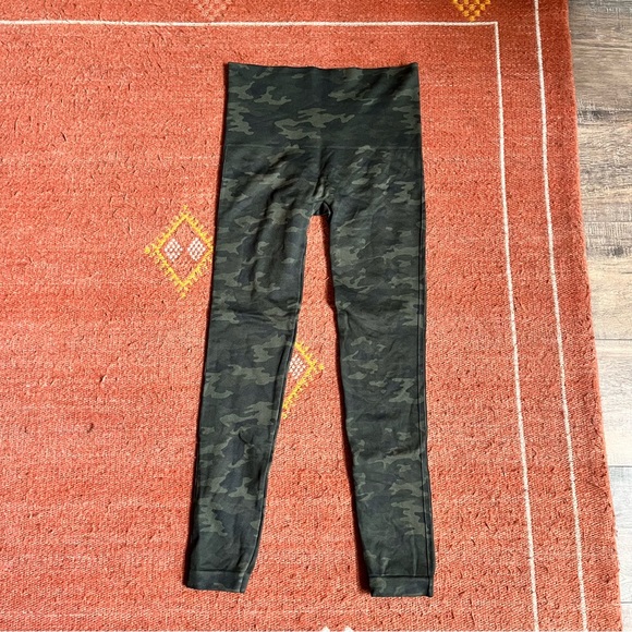 Spanx Green Camo Seamless Leggings - Picture 1 of 3